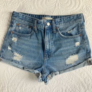 Madewell Shorts Relaxed Denim Short Ripped Edition Rolled Cuffs, Size 26